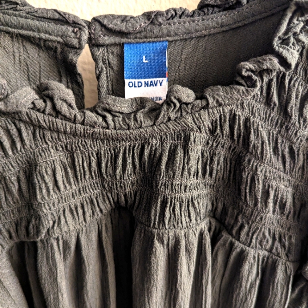 Old Navy Women's Short Sleeve Top - Picture 4 of 4